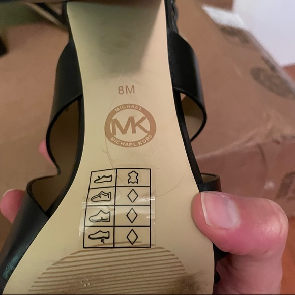Michael Kors 4” black heels - Picture 6 of 8
